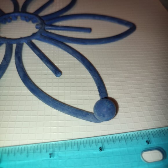 Blue Iron Flower Shaped Trivet Metal Floral Vintage Boho Grandmacore - Picture 5 of 5